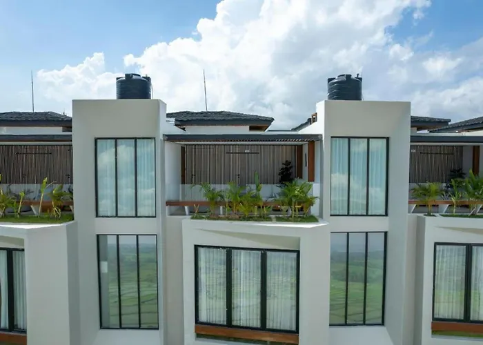 Pantai Lima 2br With Rooftop Only 500m To Villa *