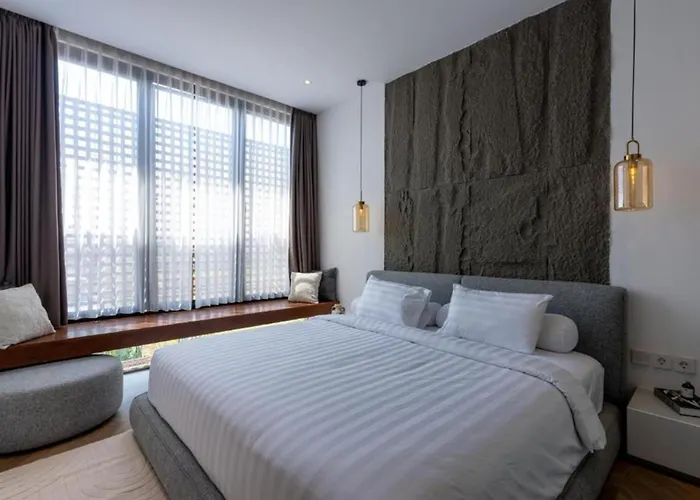 Pantai Lima 2br With Rooftop Only 500m To Villa *