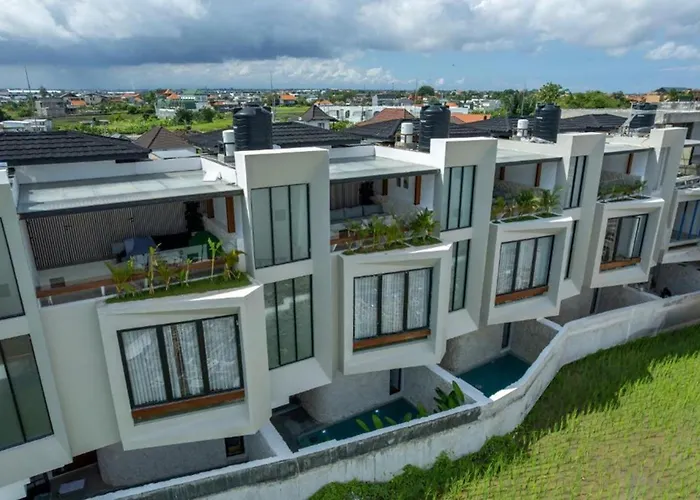 Pantai Lima 2br With Rooftop Only 500m To Villa Pererenan